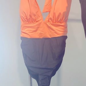 Cupshe NWT plunge halter one piece